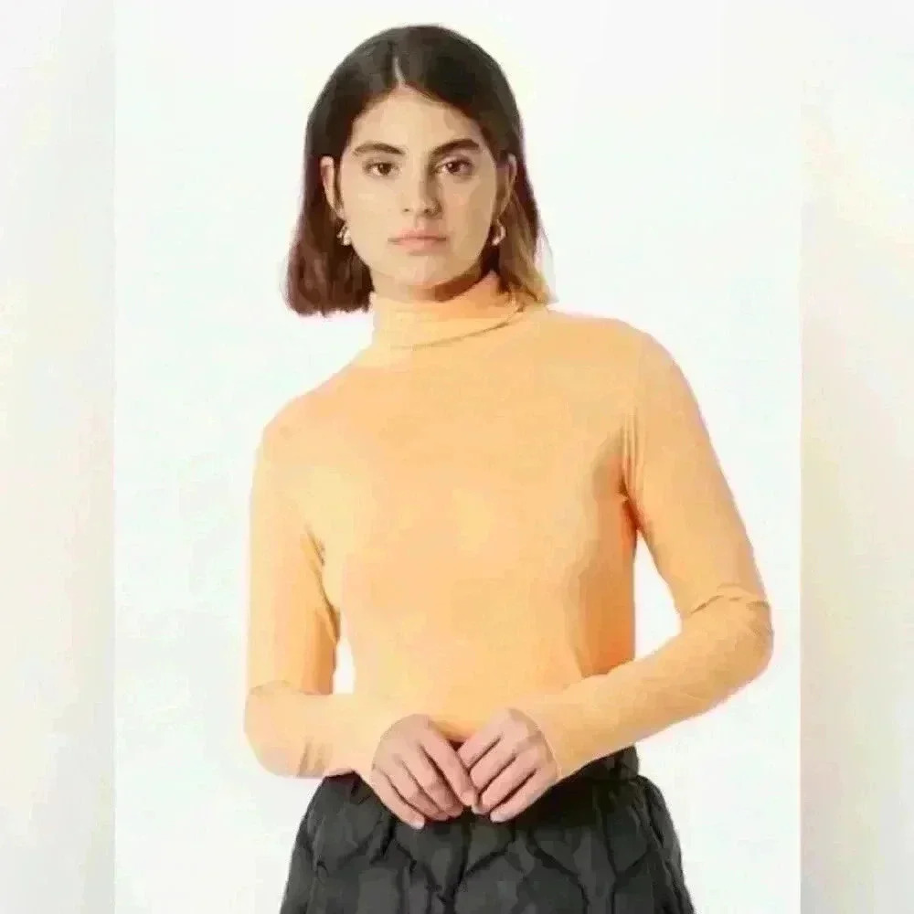 Calvin Klein Soft Turtle Neck Long Sleeve Size Medium
